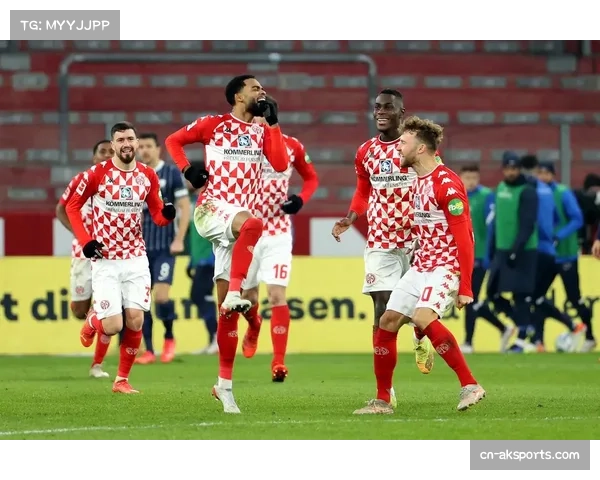 通讯：揭秘一支德甲保级队背后，默默工作的定位球数据分析团队